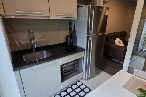 Studio dans le Condo à Watthana, Bangkok, Thaïlande  № 170980 - photo 3
