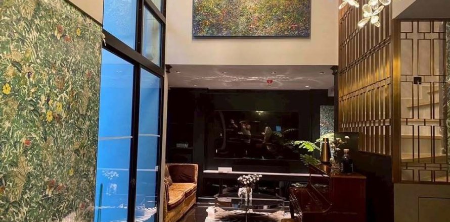 Condo in Pathum Wan, Bangkok, Thailand, 3 bedrooms  № 170976