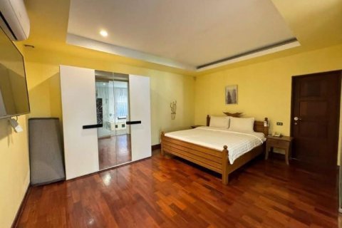 Villa in Pattaya, Thailand 5 bedrooms № 233650 - photo 10