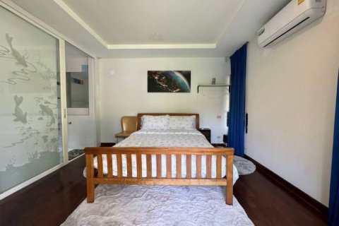 Villa in Pattaya, Thailand 5 bedrooms № 233650 - photo 11
