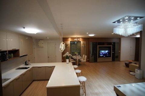 Кондоминиум с 2 спальнями в Кхлонг Сане, Бангкок, Таиланд № 138407 - фото 2