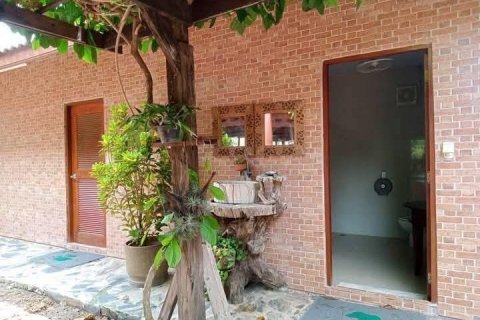 House in Tha Muang, Thailand 6 bedrooms № 138406 - photo 3