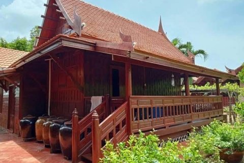 House in Tha Muang, Thailand 6 bedrooms № 138406 - photo 2