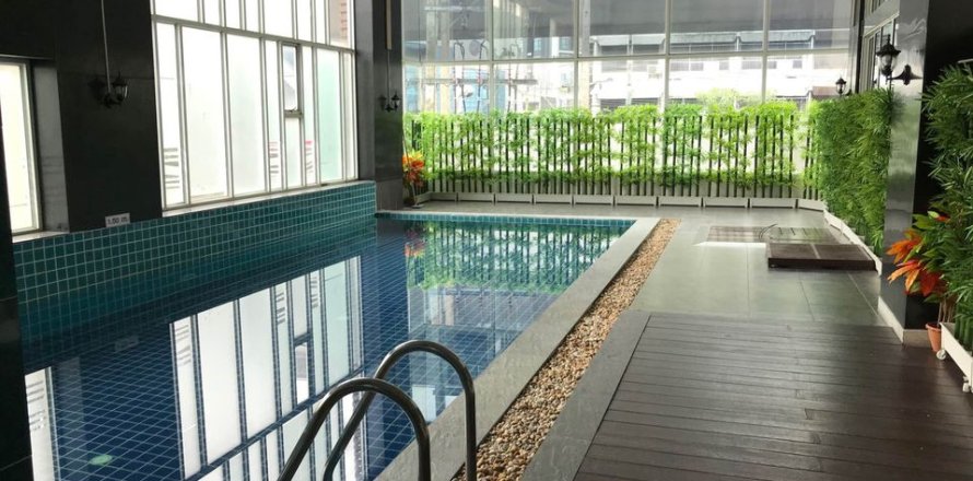 Condo à Phra Khanong, Bangkok, Thaïlande, 1 chambre № 206113