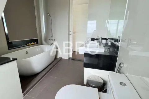 Condominio de 4 dormitorios en Pattaya, Tailandia № 211850 - foto 11
