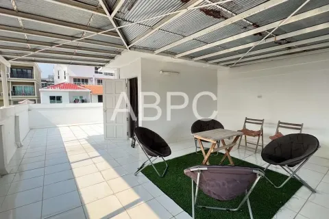 Adosado de 5 dormitorios en Pattaya, Tailandia № 211854 - foto 17