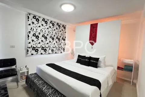 Adosado de 5 dormitorios en Pattaya, Tailandia № 211854 - foto 12