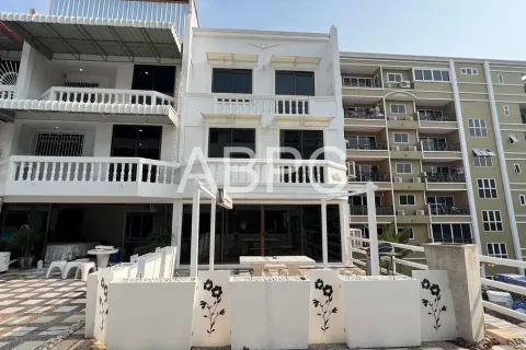Adosado de 5 dormitorios en Pattaya, Tailandia № 211854 - foto 3