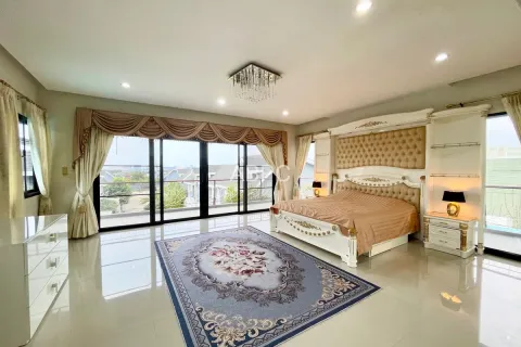 Casa de 5 dormitorios en Pattaya, Tailandia № 211852 - foto 7