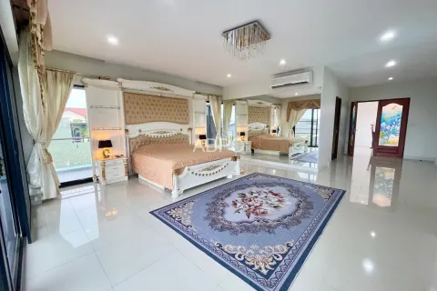 Casa de 5 dormitorios en Pattaya, Tailandia № 211852 - foto 6