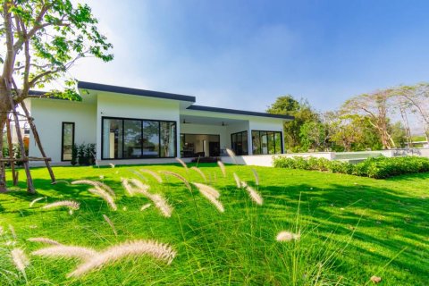 Villa in Cha-am, Thailand 3 bedrooms № 157425 - photo 3