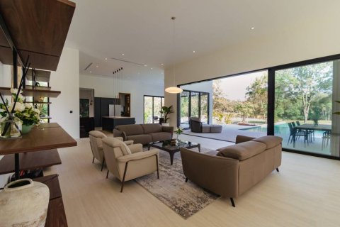Villa in Cha-am, Thailand 3 bedrooms № 157425 - photo 6
