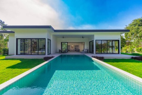 Villa in Cha-am, Thailand 3 bedrooms № 157425