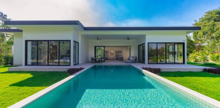 Villa in Cha-am, Thailand 3 bedrooms № 157425