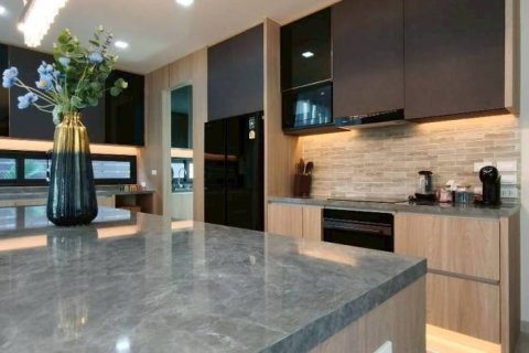 Villa in Pattaya, Thailand 5 bedrooms № 157426 - photo 6