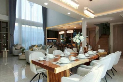 Villa in Pattaya, Thailand 5 bedrooms № 157426 - photo 4