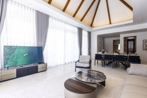 Villa in Phuket, Thailand 4 bedrooms № 157423 - photo 10