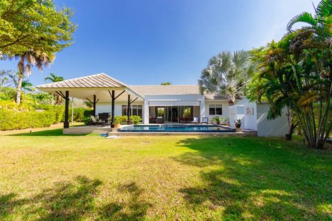 Villa in Hua Hin, Thailand 3 bedrooms № 157427