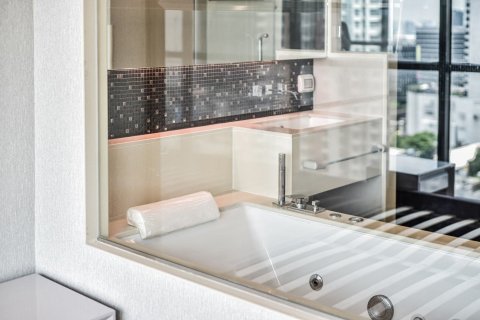 Кондоминиум с 2 спальнями в Банг Раке, Бангкок, Таиланд № 163285 - фото 6