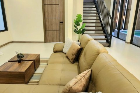 House in Phra Khanong, Bangkok, Thailand 3 bedrooms № 163284 - photo 5