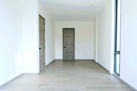 House in Phra Khanong, Bangkok, Thailand 3 bedrooms № 163284 - photo 16