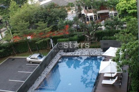Condo à Khlong Toei, Bangkok, Thaïlande, 2 chambres  № 140610 - photo 15