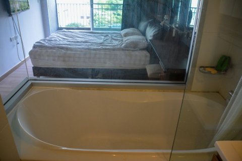 Condo à Khlong Toei, Bangkok, Thaïlande, 2 chambres  № 140610 - photo 12