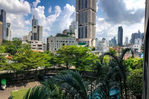 Condo à Khlong Toei, Bangkok, Thaïlande, 2 chambres  № 140610 - photo 1