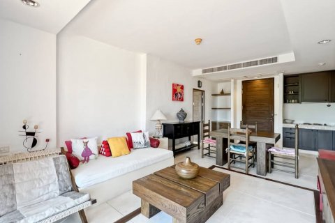 Condo in Hua Hin, Thailand, 2 bedrooms  № 119039 - photo 2