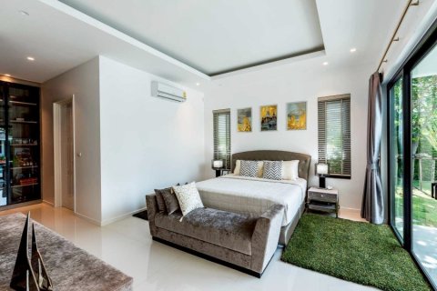 House in Hua Hin, Thailand 3 bedrooms № 175609 - photo 10
