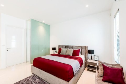House in Hua Hin, Thailand 3 bedrooms № 175609 - photo 15