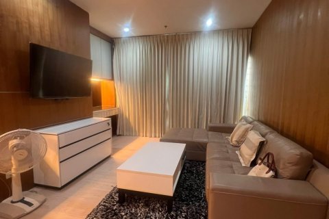 Condo in Bangkok, Thailand, 2 bedrooms  № 147040 - photo 2