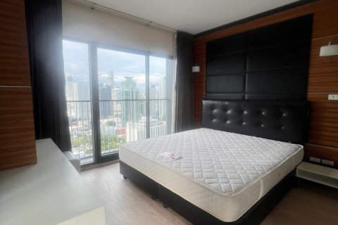 Condo in Bangkok, Thailand, 2 bedrooms  № 147040 - photo 8