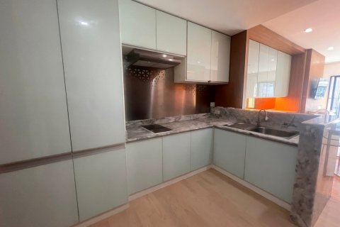 Condo in Bangkok, Thailand, 2 bedrooms  № 147040 - photo 7