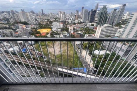 Condo in Bangkok, Thailand, 2 bedrooms  № 147040 - photo 14