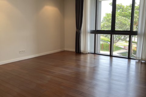 Condo in Bangkok, Thailand, 4 bedrooms  № 147037 - photo 15