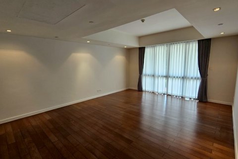 Condo in Bangkok, Thailand, 4 bedrooms  № 147037 - photo 11