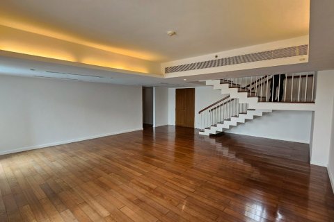 Condo in Bangkok, Thailand, 4 bedrooms  № 147037 - photo 5