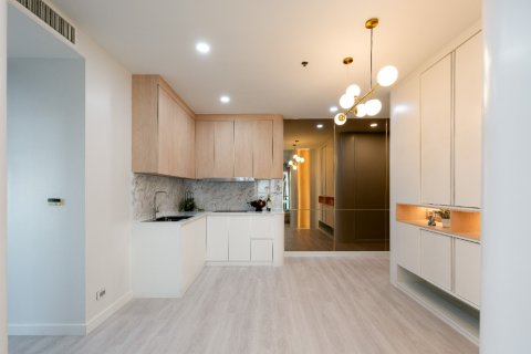 Condo in Bangkok, Thailand, 2 bedrooms  № 147041 - photo 17