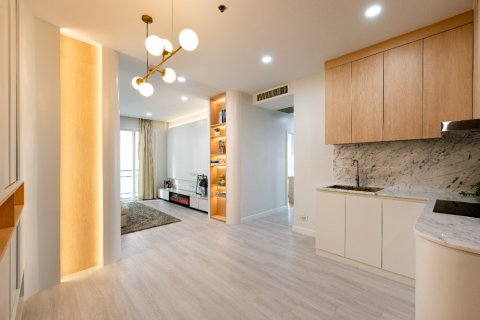 Condo in Bangkok, Thailand, 2 bedrooms  № 147041 - photo 7