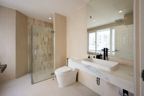 Кондоминиум с 3 спальнями в Бангкоке, Таиланд № 147039 - фото 16