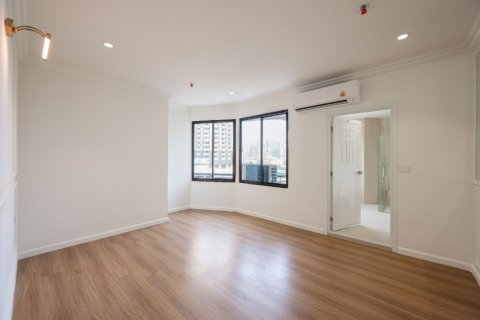 Кондоминиум с 3 спальнями в Бангкоке, Таиланд № 147039 - фото 12