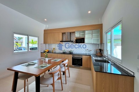 House in Pattaya, Thailand 3 bedrooms № 199593 - photo 4