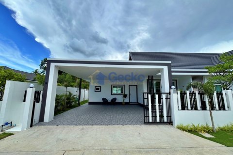 House in Pattaya, Thailand 3 bedrooms № 199593 - photo 19