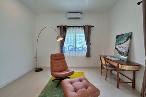 House in Pattaya, Thailand 3 bedrooms № 199593 - photo 10