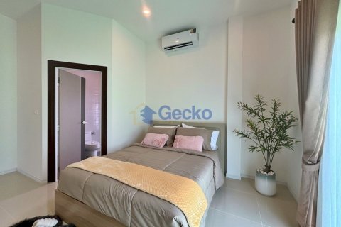 House in Pattaya, Thailand 3 bedrooms № 199593 - photo 12