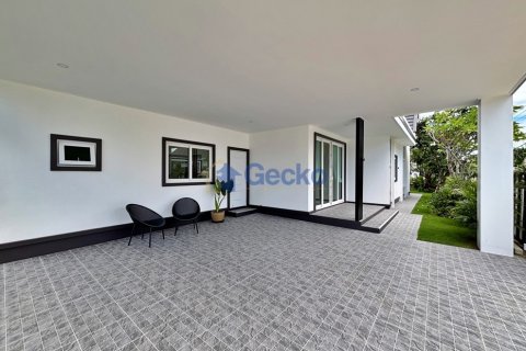House in Pattaya, Thailand 3 bedrooms № 199593 - photo 20