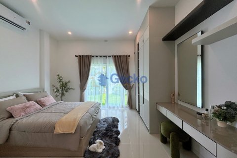 House in Pattaya, Thailand 3 bedrooms № 199593 - photo 11