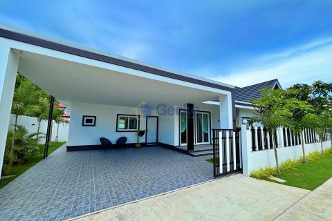 House in Pattaya, Thailand 3 bedrooms № 199593 - photo 23