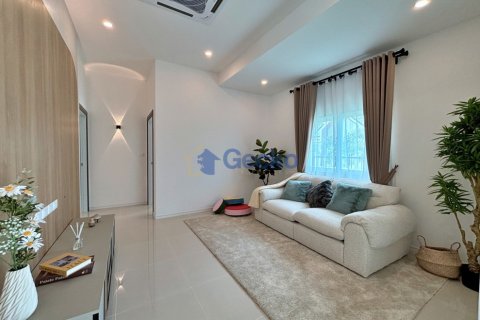 House in Pattaya, Thailand 3 bedrooms № 199593 - photo 6